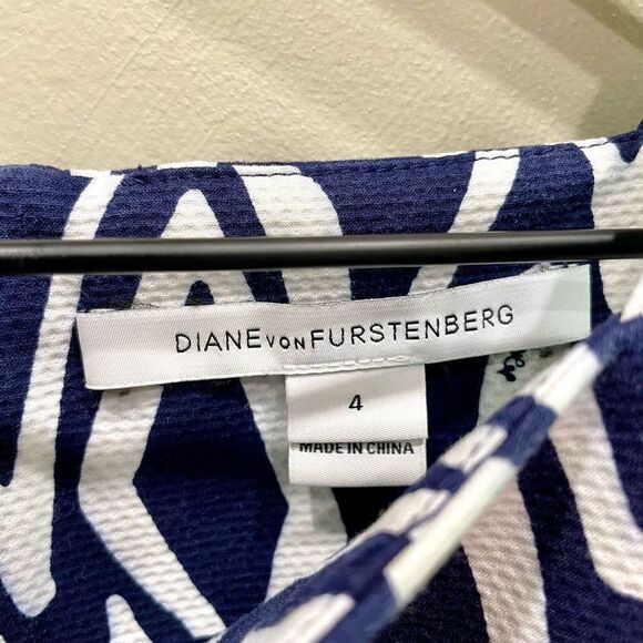 Diane Von Furstenberg DVF Navy Blue Printed Mini Dress - Size: 4 - Picture 4 of 11